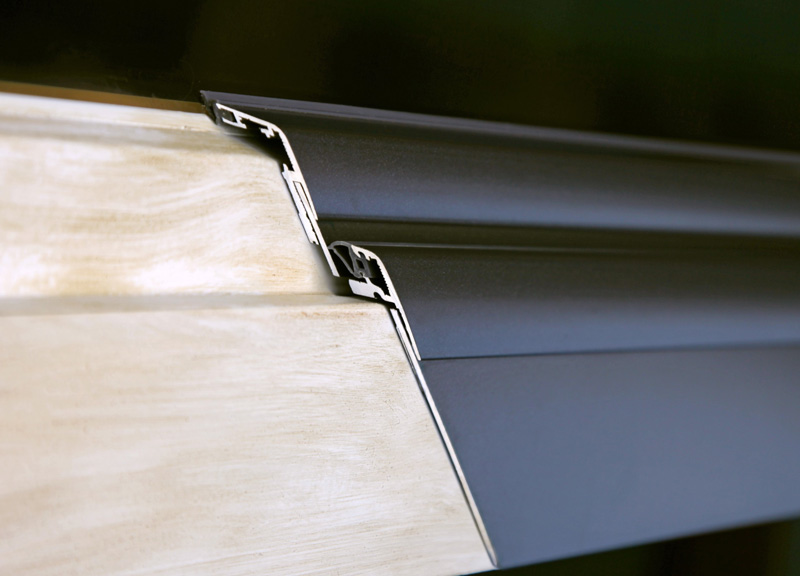S3-Aluverkleidungs Details an Fenster
